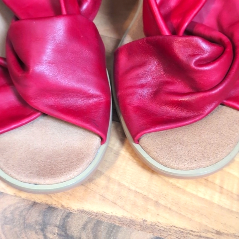 Handmade Leather Heeled Vintage Style Sandals - Picture 7 of 7